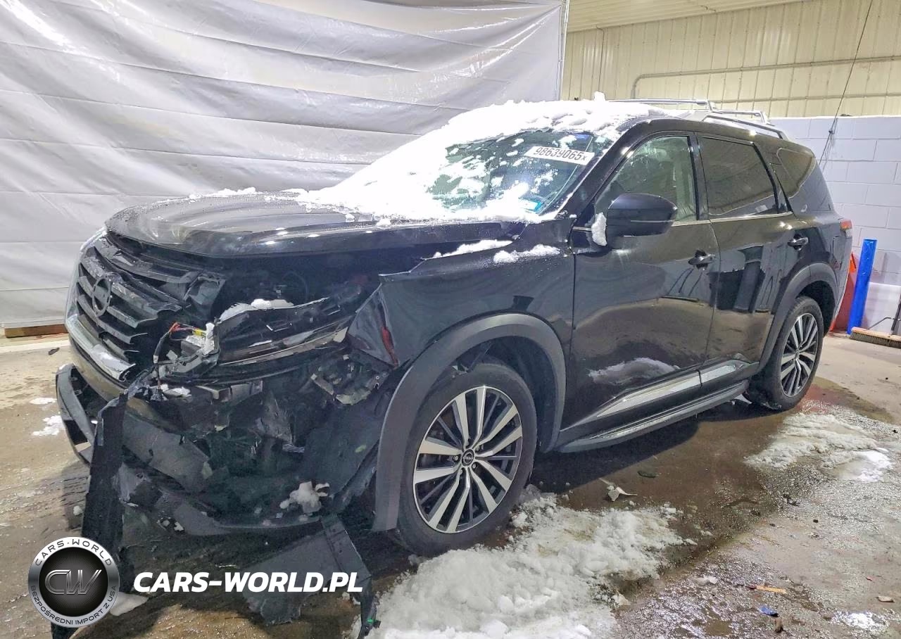 2022 Nissan Pathfinder Platinum