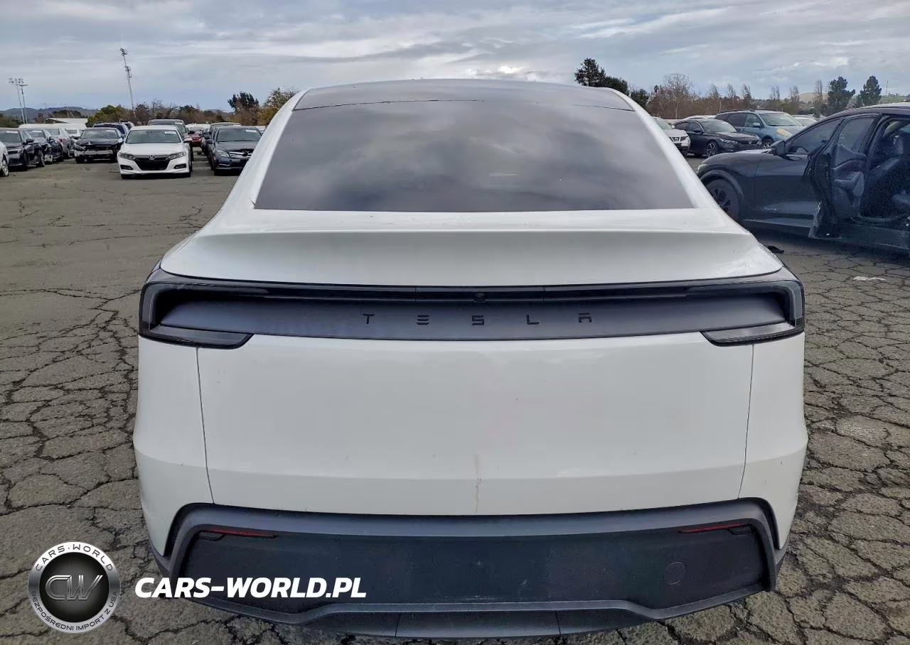 2026 Tesla Model Y VIN:7SAYGDED2TF420322 - 6