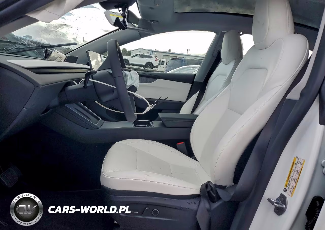 2026 Tesla Model Y VIN:7SAYGDED2TF420322 - 7