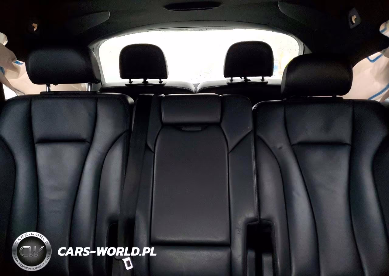 2018 Audi Q7 Premium Plus VIN:WA1LHAF79JD001975 - 10