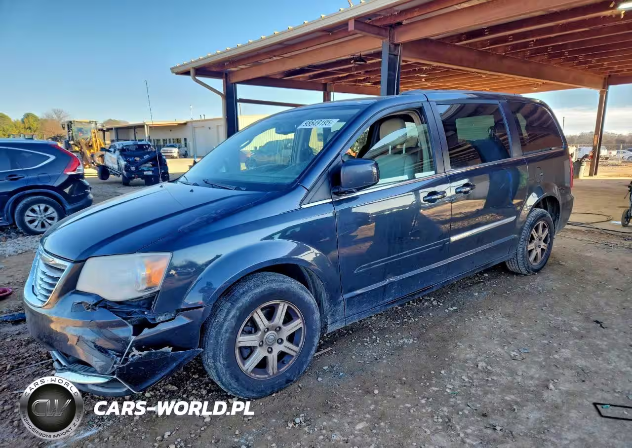 2013 Chrysler Town & Country Touring