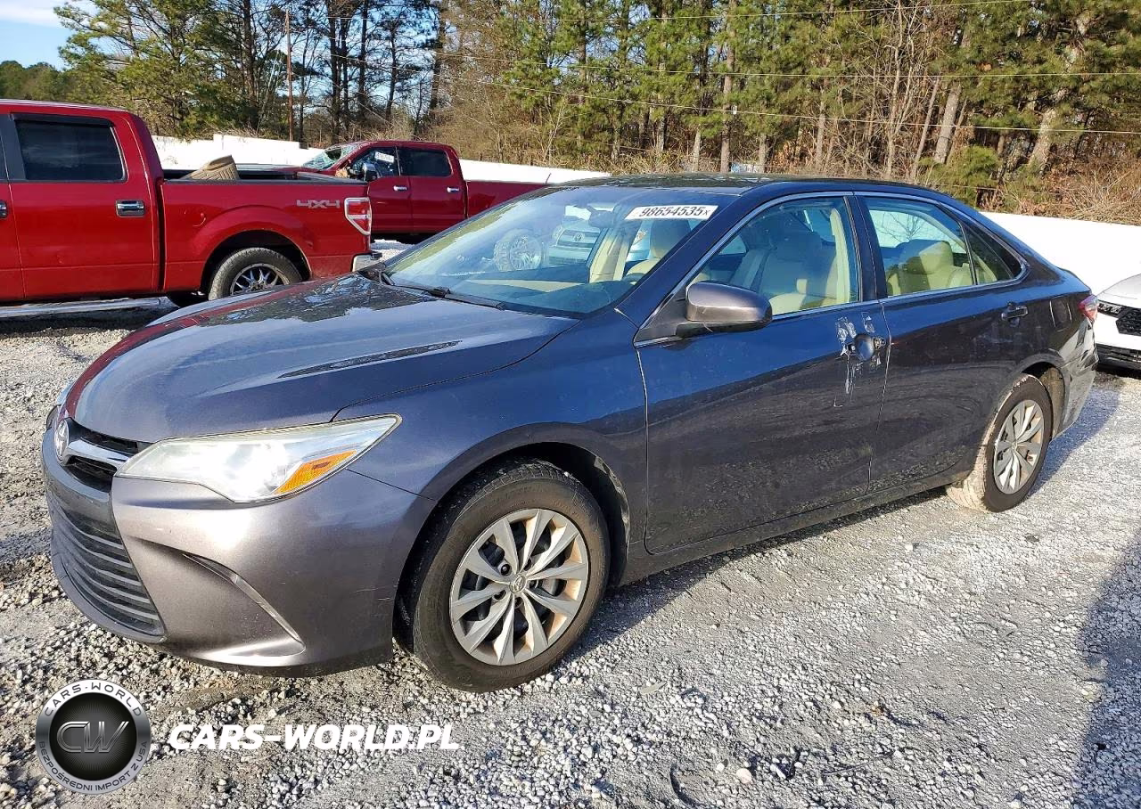 2015 Toyota Camry Le – zdjęcie 1 z 12