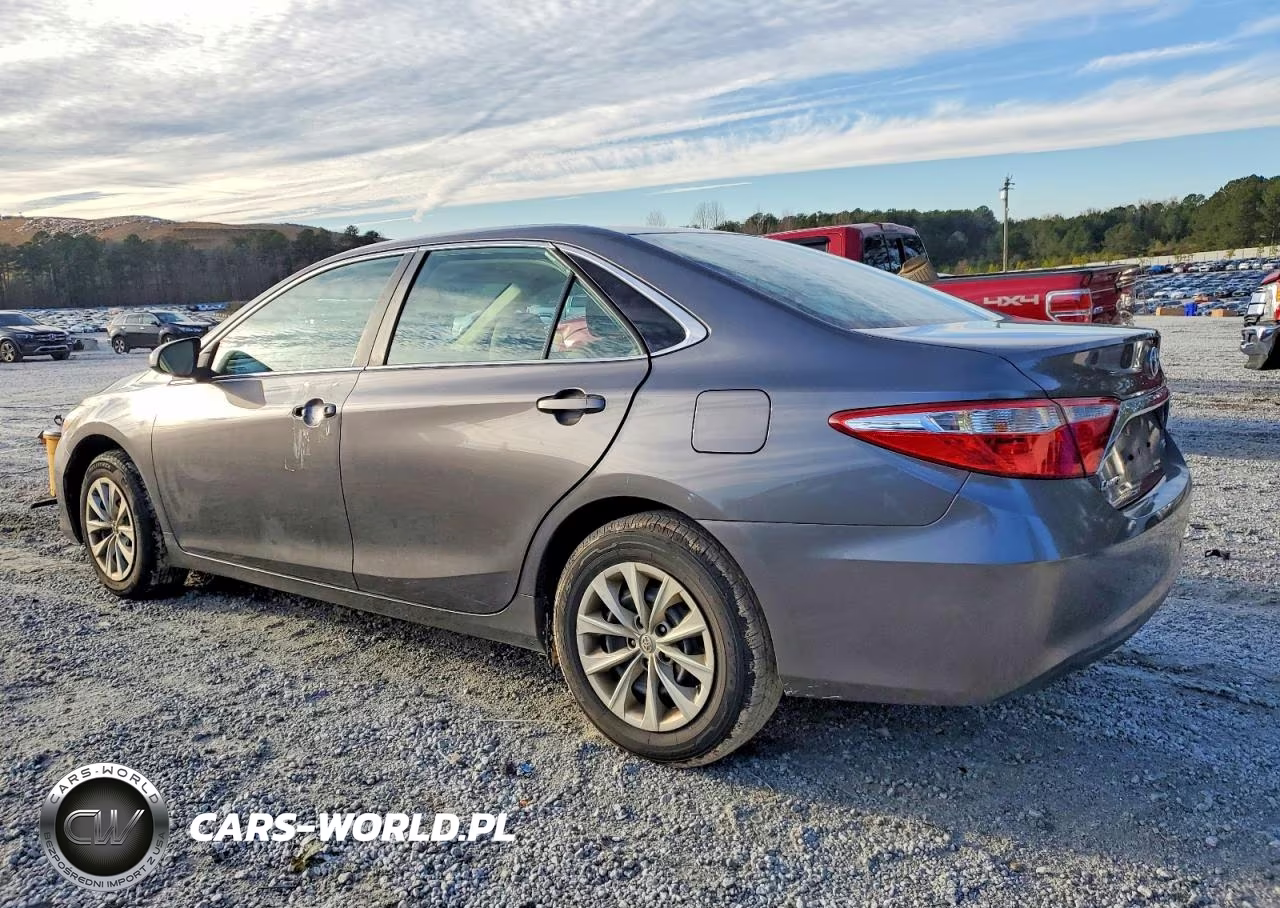 2015 Toyota Camry Le VIN:4T1BF1FK5FU082052 - 2