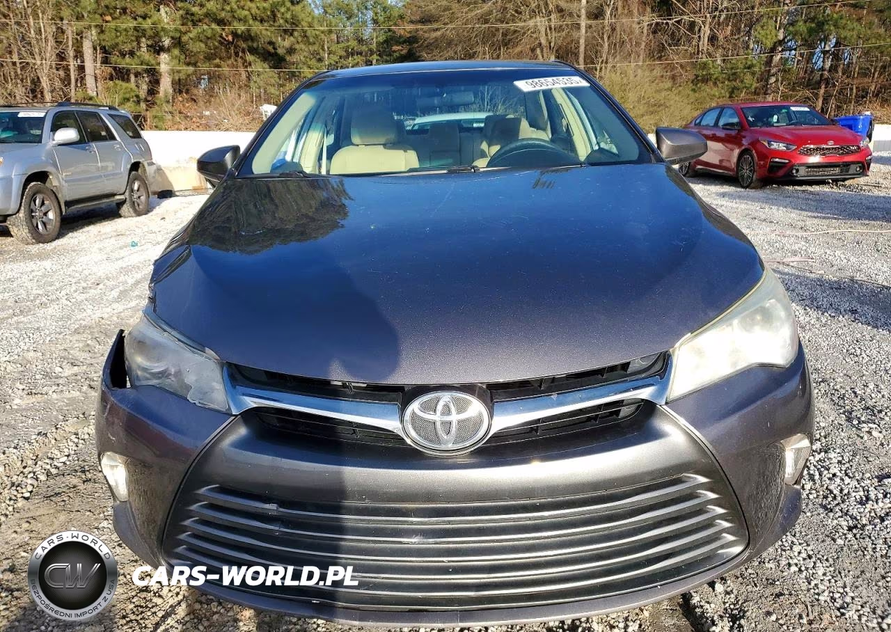 2015 Toyota Camry Le VIN:4T1BF1FK5FU082052 - 5