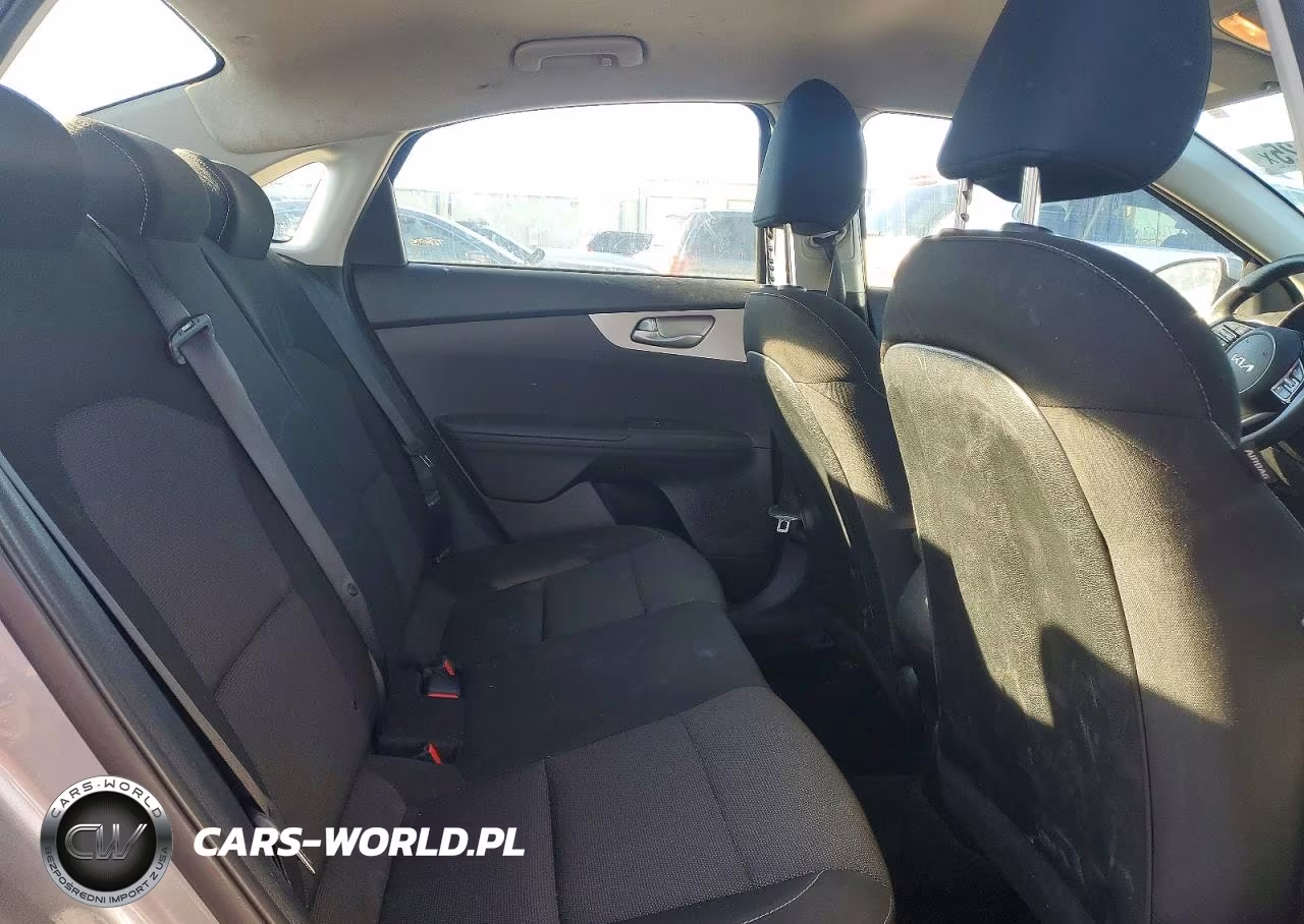 2024 Kia Forte Lx VIN:3KPF24AD8RE786213 - 10