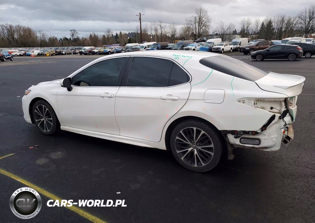 2018 Toyota Camry VIN:4T1B11HK5JU641586 - 2