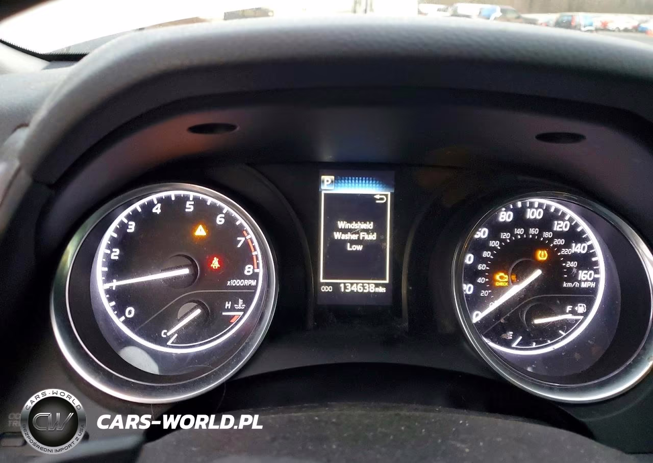 2018 Toyota Camry VIN:4T1B11HK5JU641586 - 9