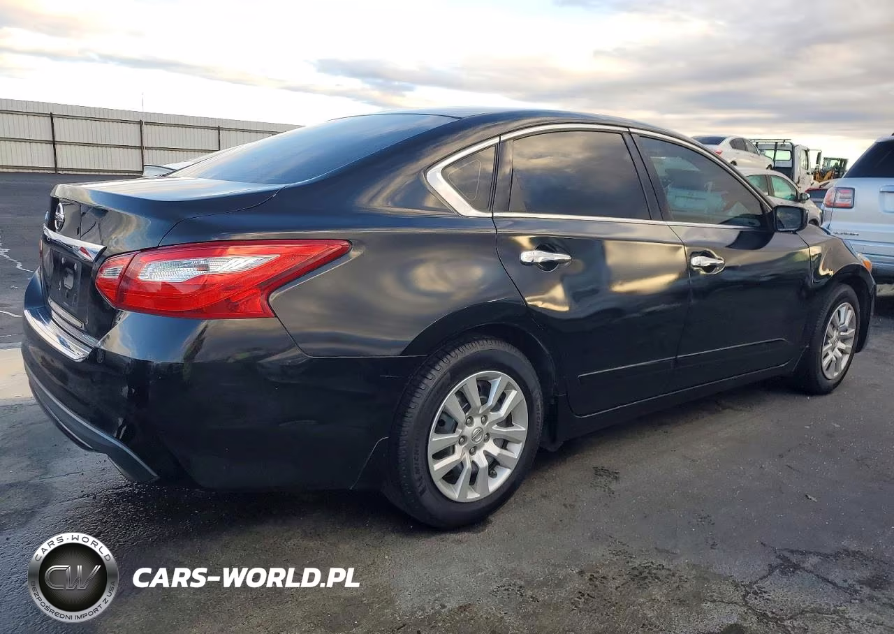 2017 Nissan Altima 2.5 VIN:1N4AL3AP5HC262038 - 3