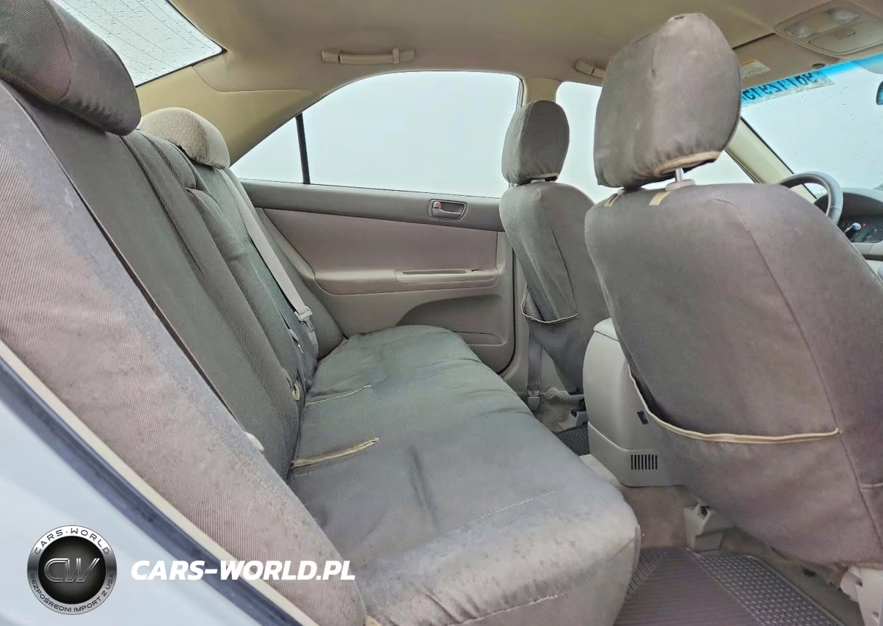 2003 Toyota Camry Le VIN:JTDBE32K430222992 - 10
