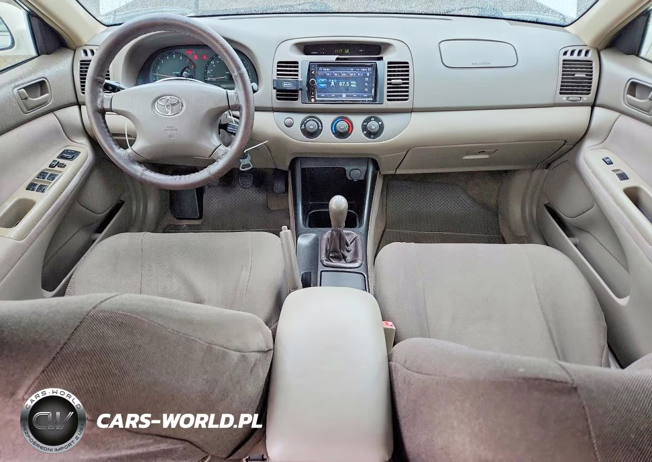 2003 Toyota Camry Le VIN:JTDBE32K430222992 - 8