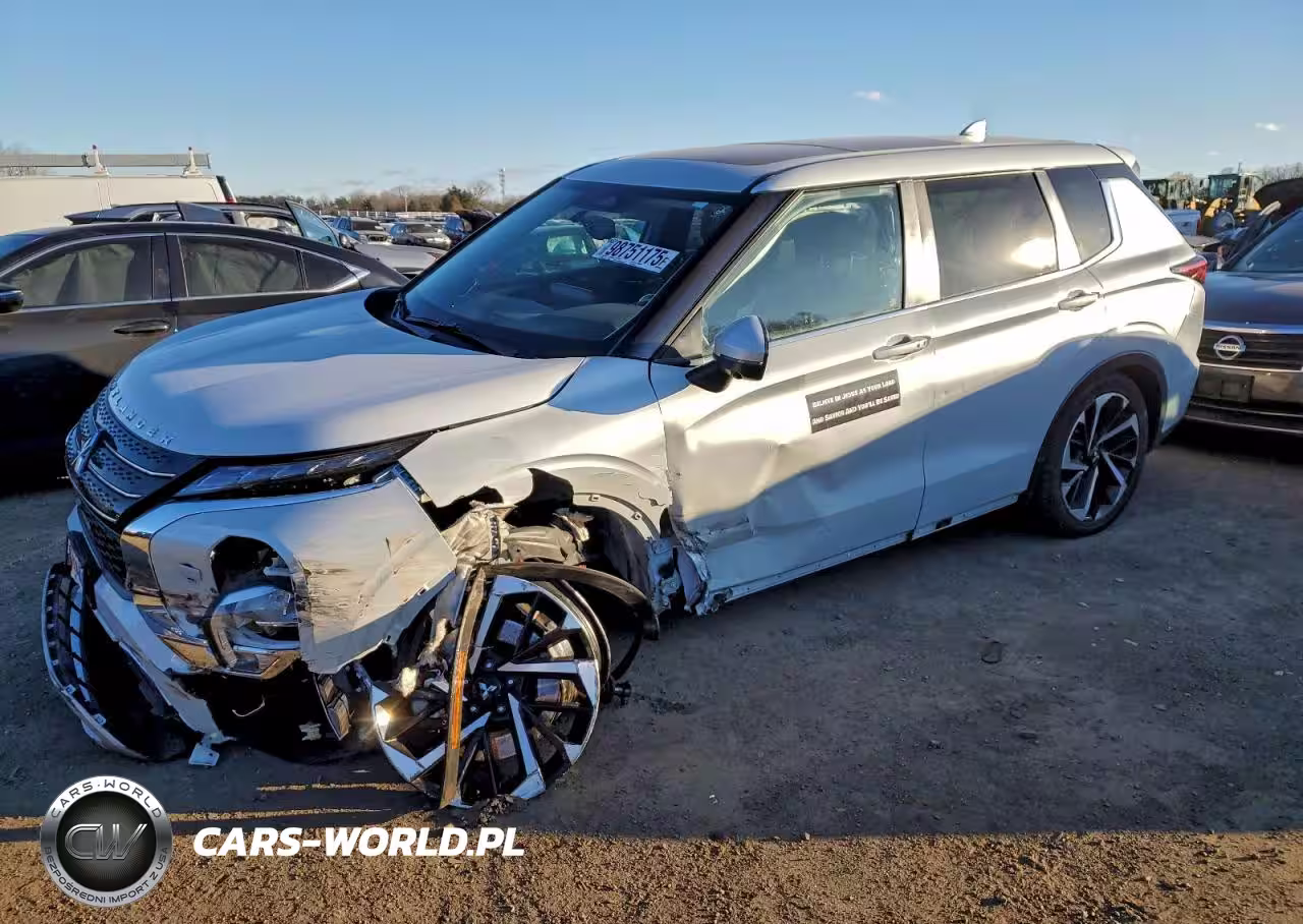 2022 Mitsubishi Outlander Se