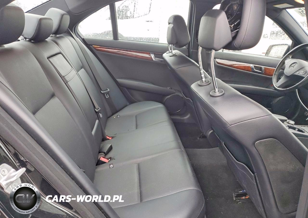 2011 Mercedes-Benz C 300 VIN:WDDGF5EB7BA451935 - 10