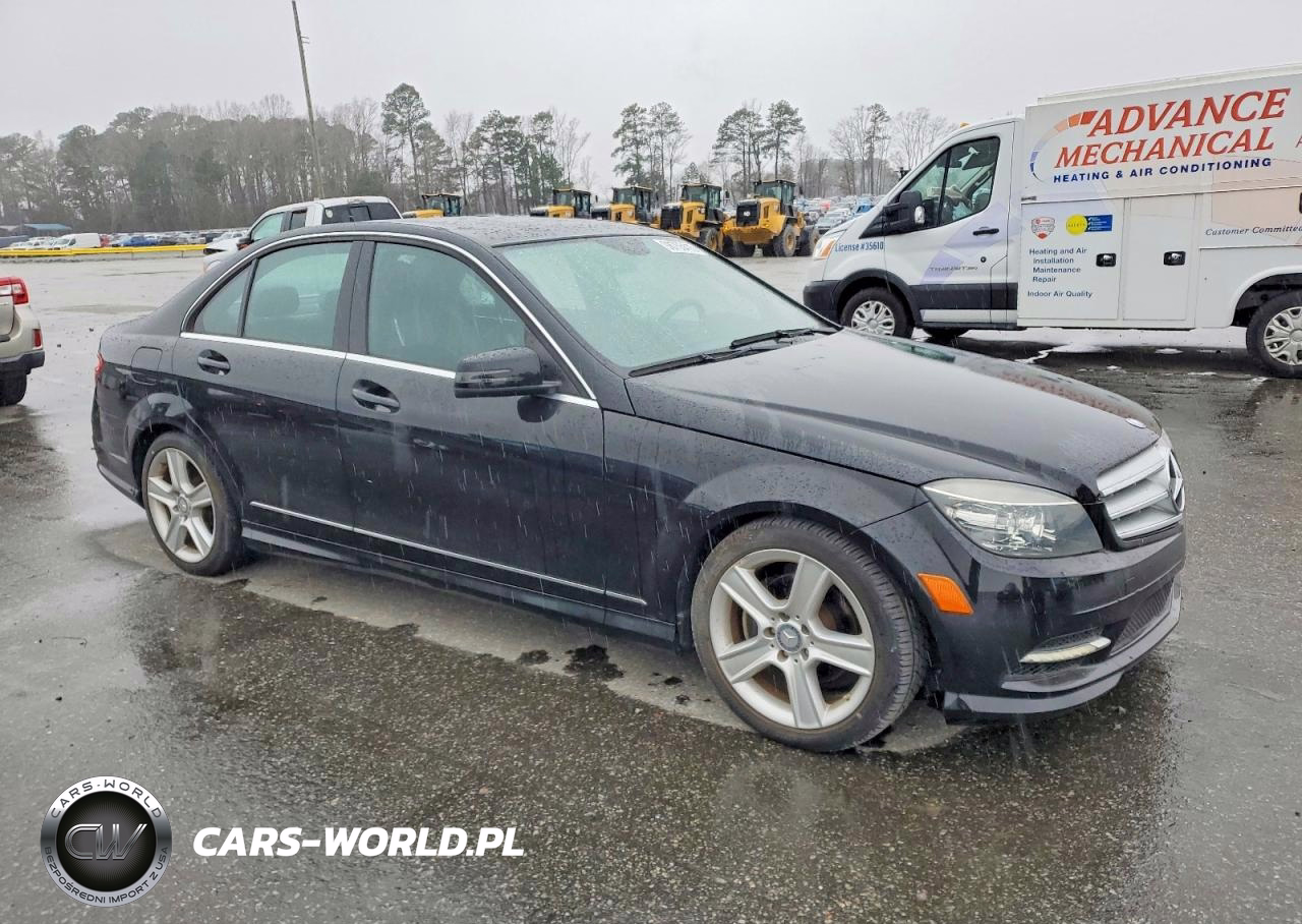 2011 Mercedes-Benz C 300 VIN:WDDGF5EB7BA451935 - 4