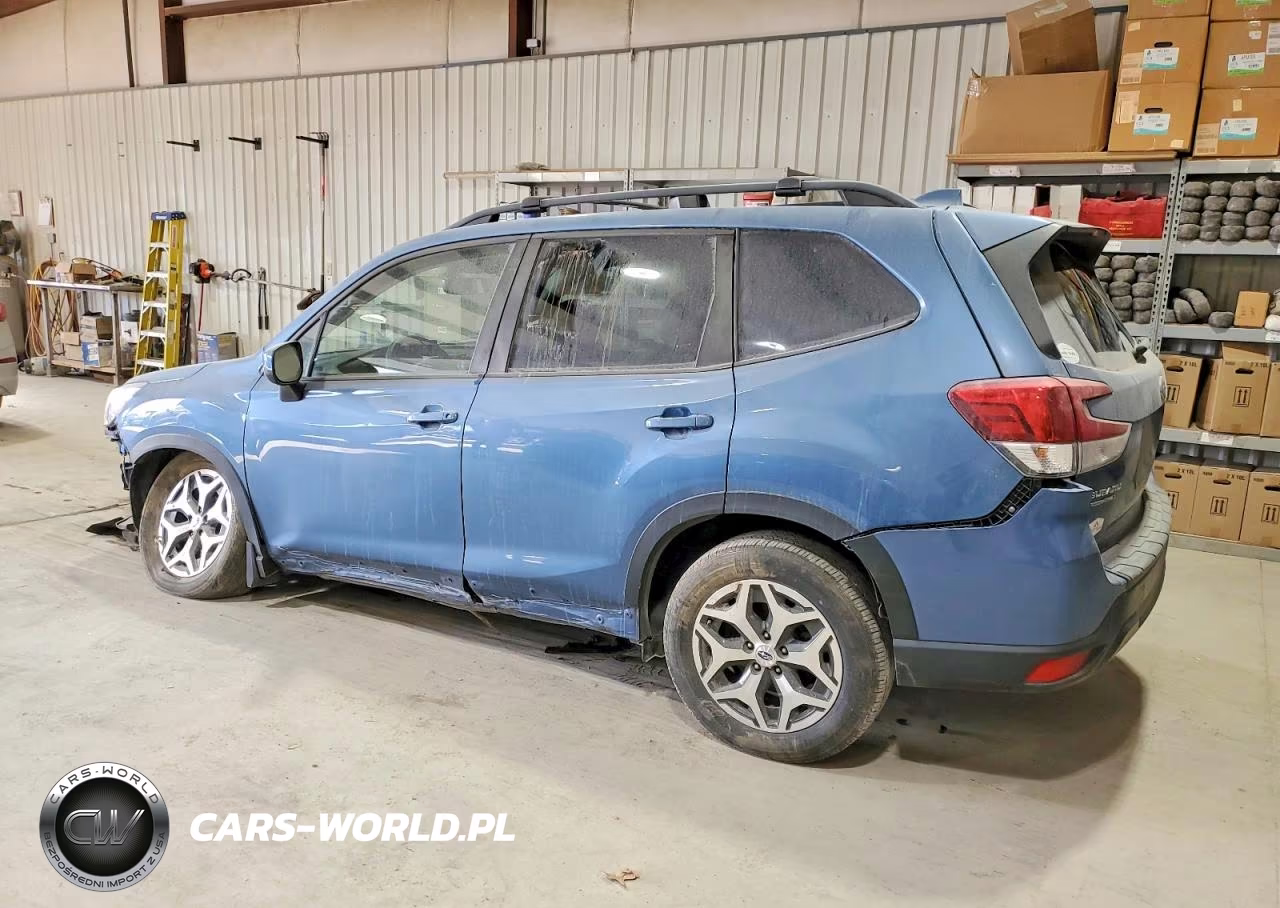 2021 Subaru Forester Premium VIN:JF2SKAJC3MH555597 - 2