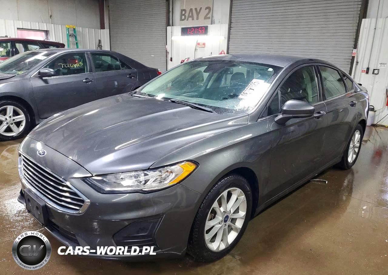 2020 Ford Fusion Se – zdjęcie 1 z 12