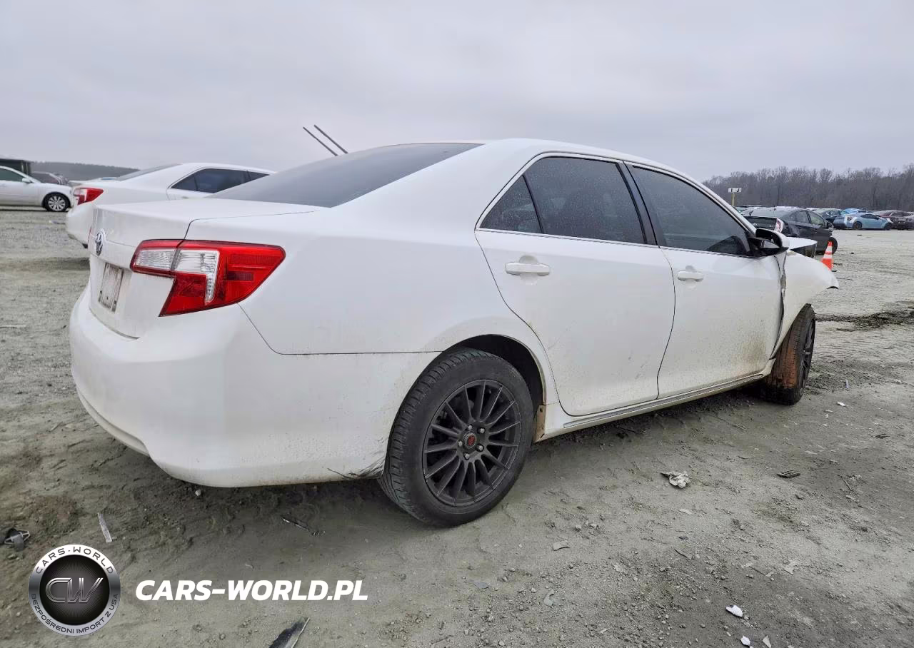 2014 Toyota Camry L VIN:4T1BF1FK7EU365972 - 3
