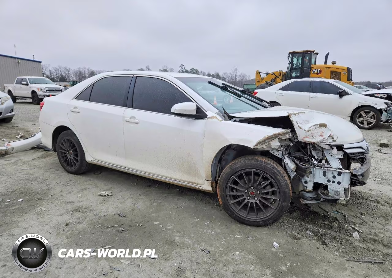 2014 Toyota Camry L VIN:4T1BF1FK7EU365972 - 4
