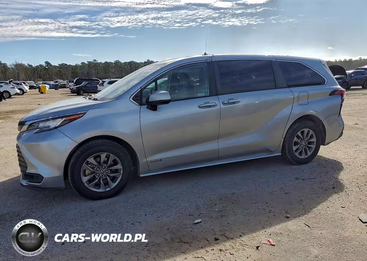 2021 Toyota Sienna Le