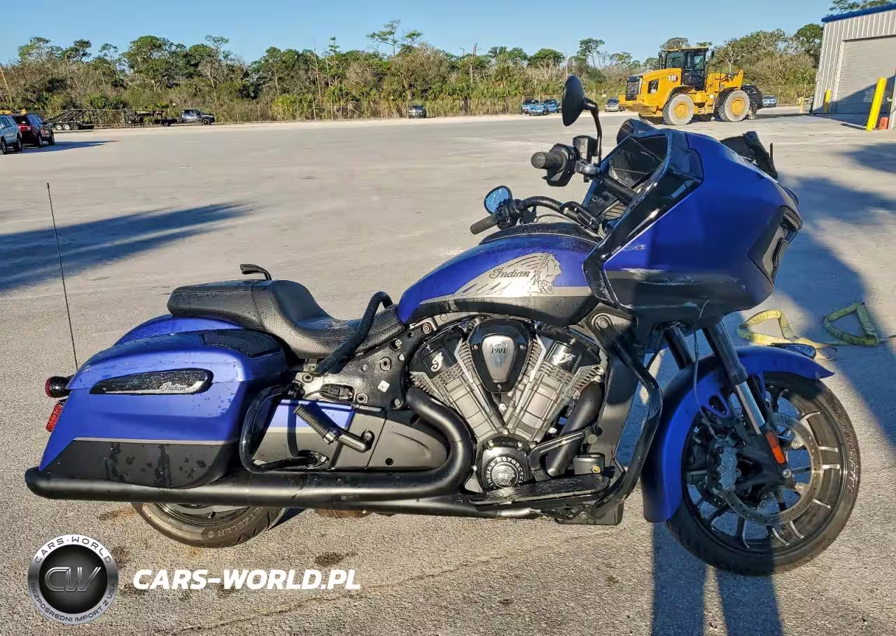 2024 Indian Motorcycle Co. Challenger Darkhorse W-Powerband Audio