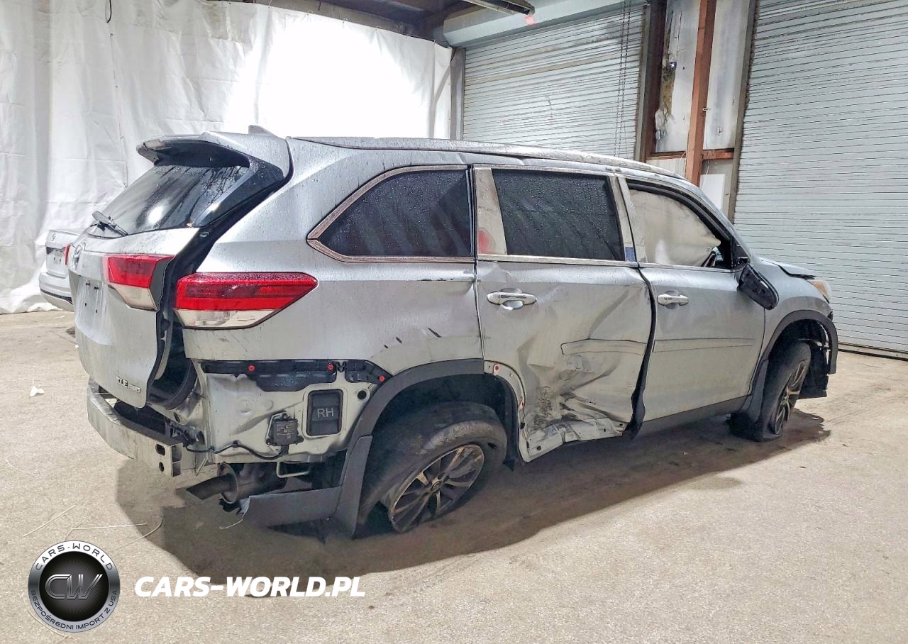 2019 Toyota Highlander Xle VIN:5TDJZRFH0KS563948 - 3