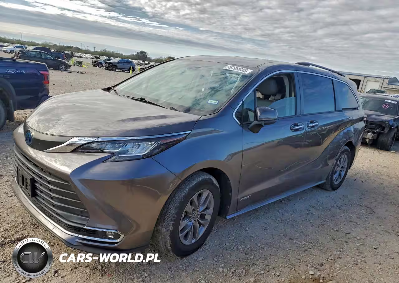 2021 Toyota Sienna Xle