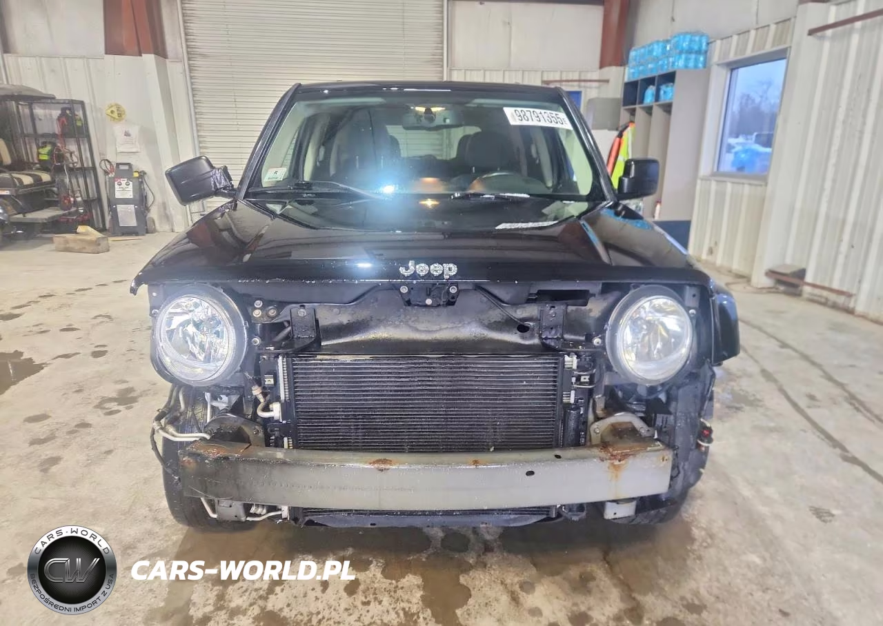 2013 Jeep Patriot Latitude VIN:1C4NJPFA5DD197239 - 5