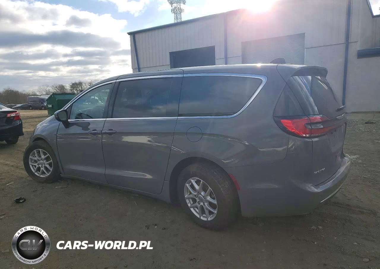 2023 Chrysler Pacifica Touring L VIN:2C4RC1BG7PR557261 - 2