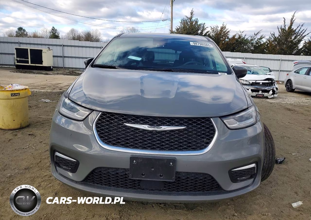 2023 Chrysler Pacifica Touring L VIN:2C4RC1BG7PR557261 - 5