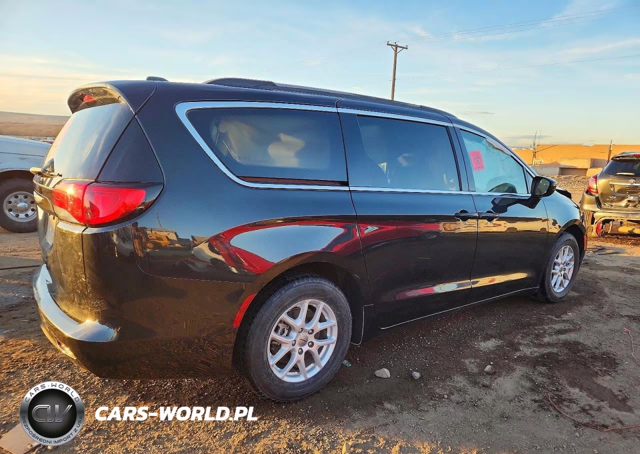 2021 Chrysler Voyager Lxi VIN:2C4RC1DG3MR520863 - 3