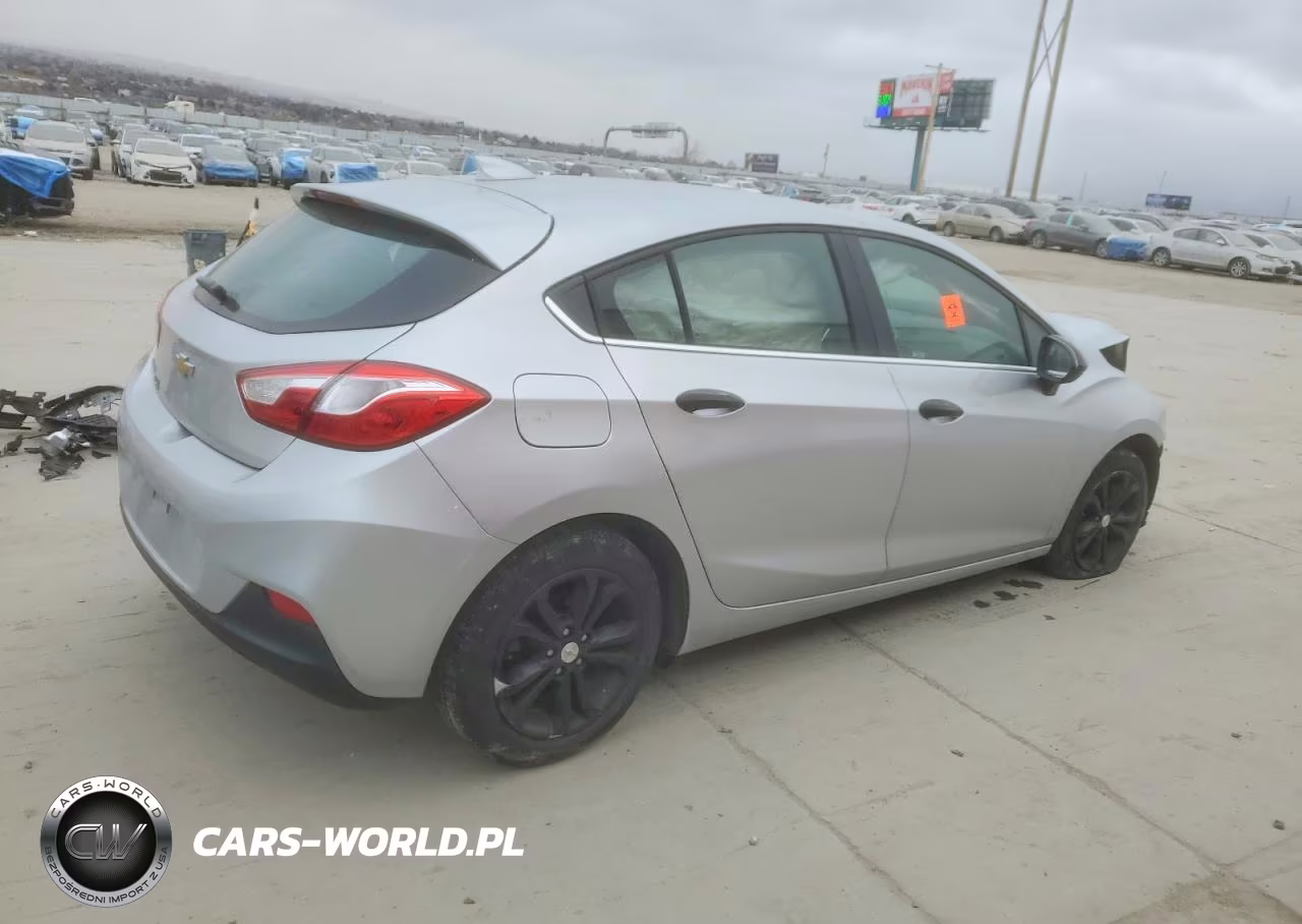 2019 Chevrolet Cruze Lt VIN:3G1BE6SM2KS527748 - 3