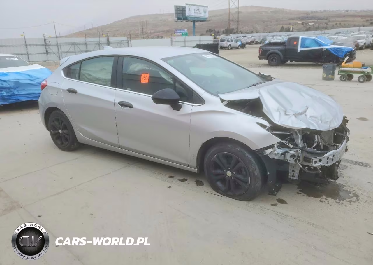 2019 Chevrolet Cruze Lt VIN:3G1BE6SM2KS527748 - 4