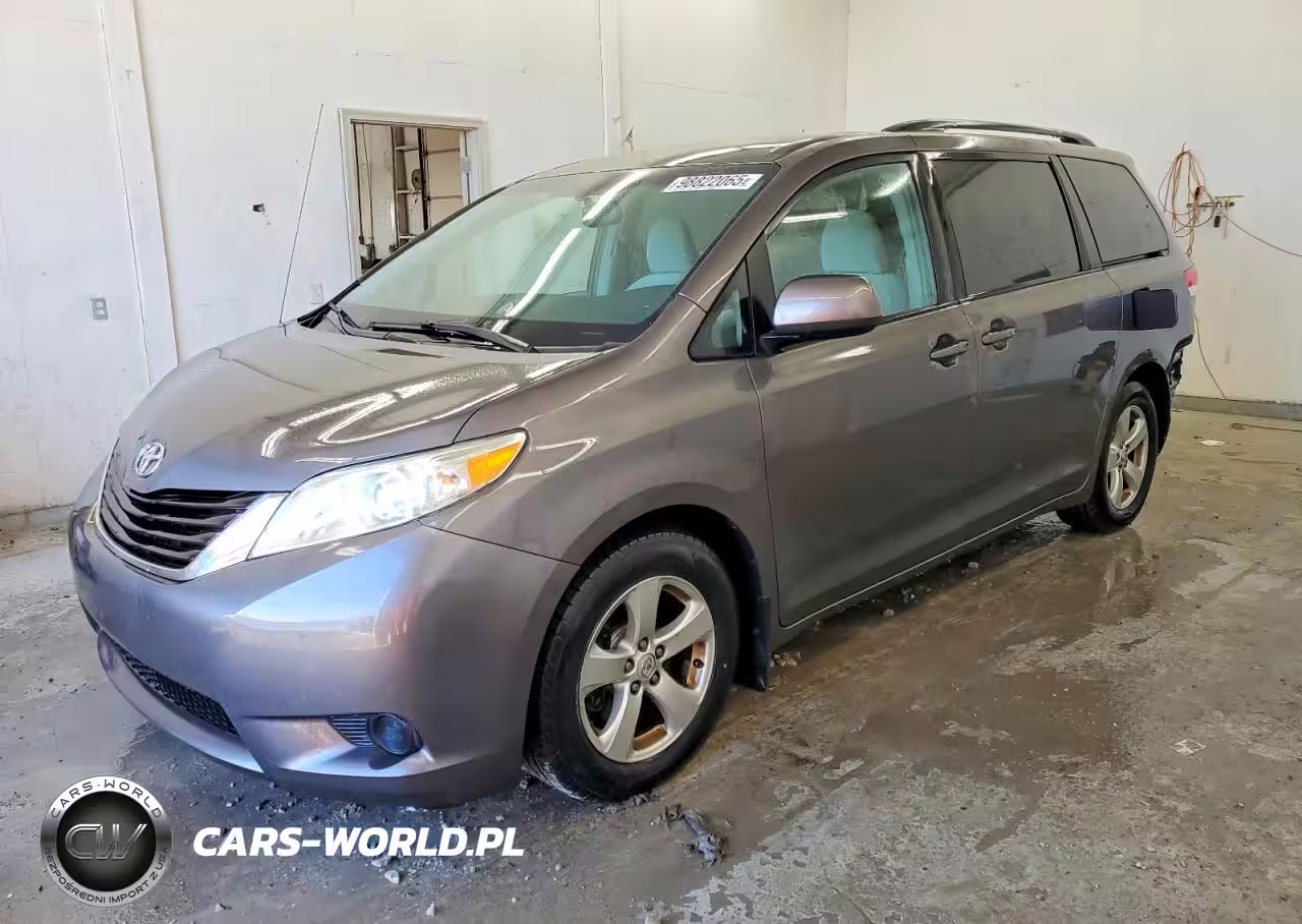 2013 Toyota Sienna Le