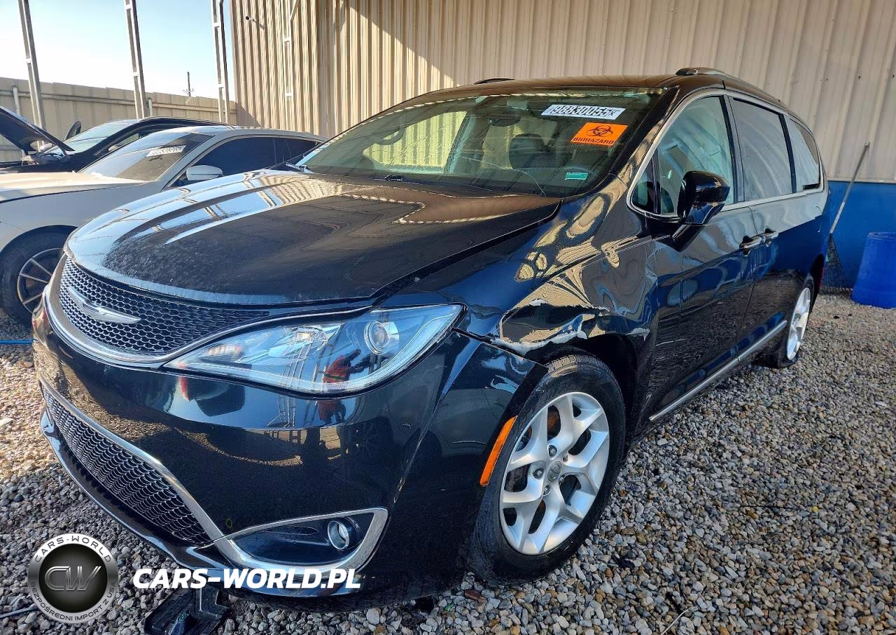 2017 Chrysler Pacifica Touring L Plus