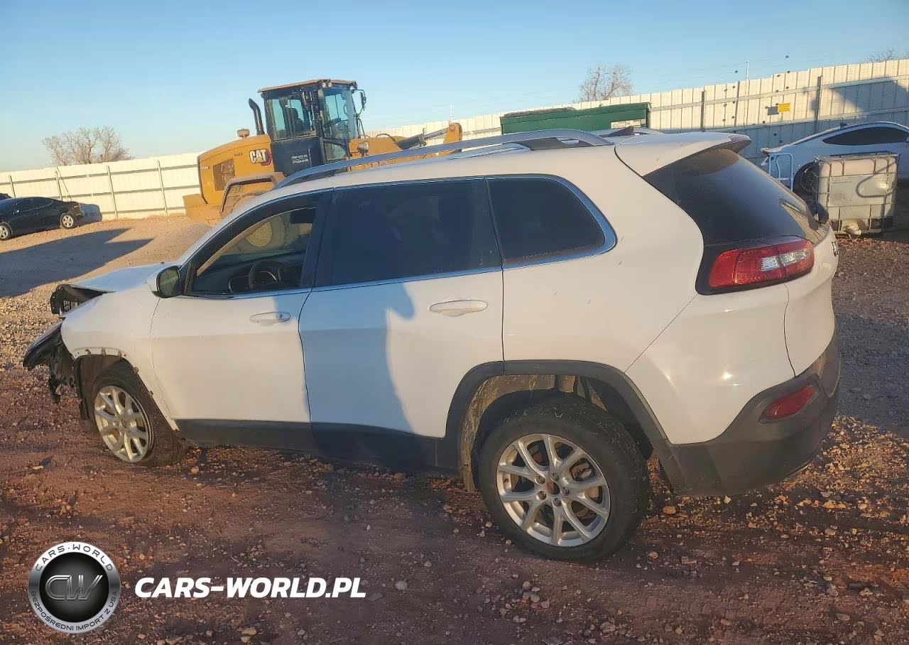 2018 Jeep Cherokee Latitude VIN:1C4PJLCB9JD566419 - 2