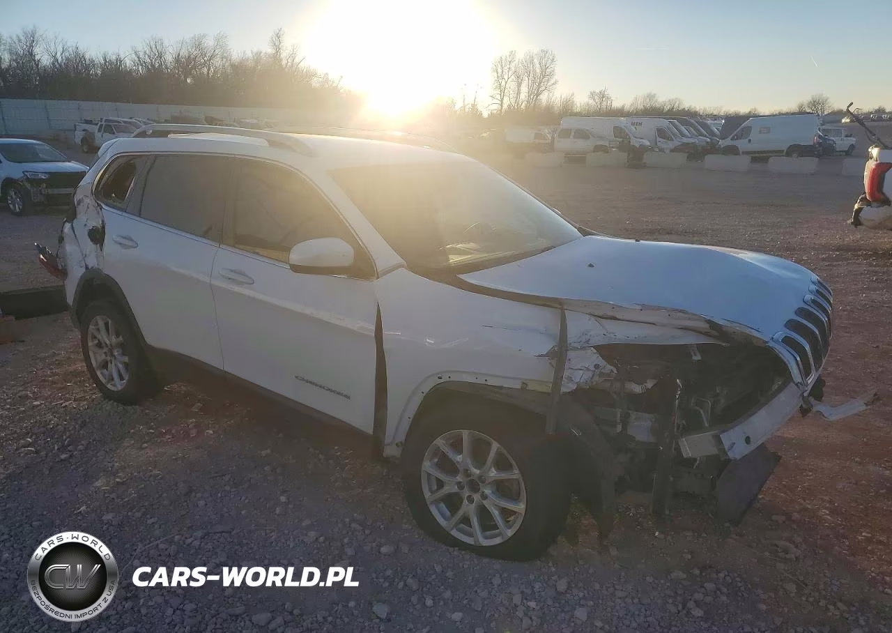 2018 Jeep Cherokee Latitude VIN:1C4PJLCB9JD566419 - 4