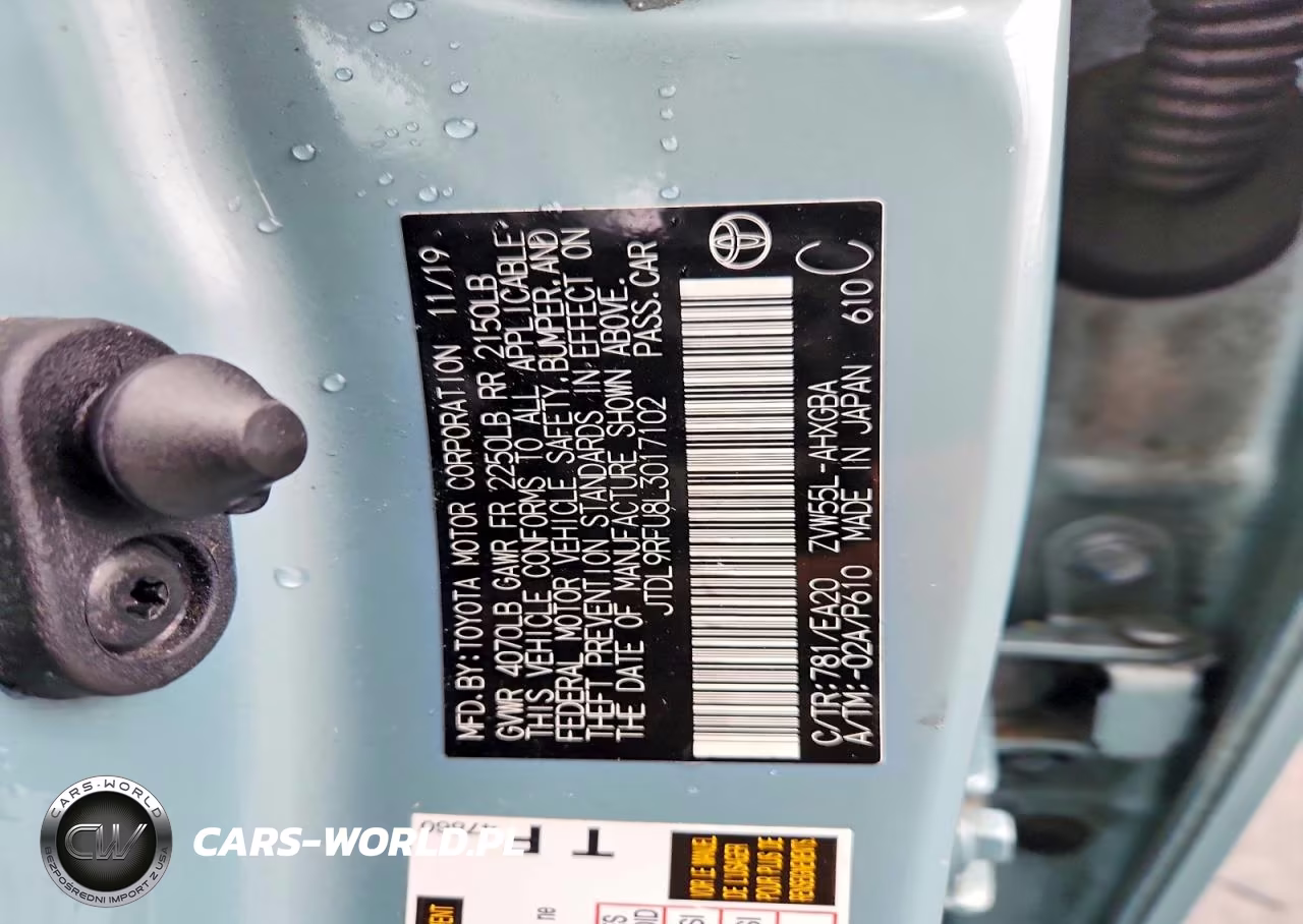2020 Toyota Prius Xle Awd-E VIN:JTDL9RFU8L3017102 - 13