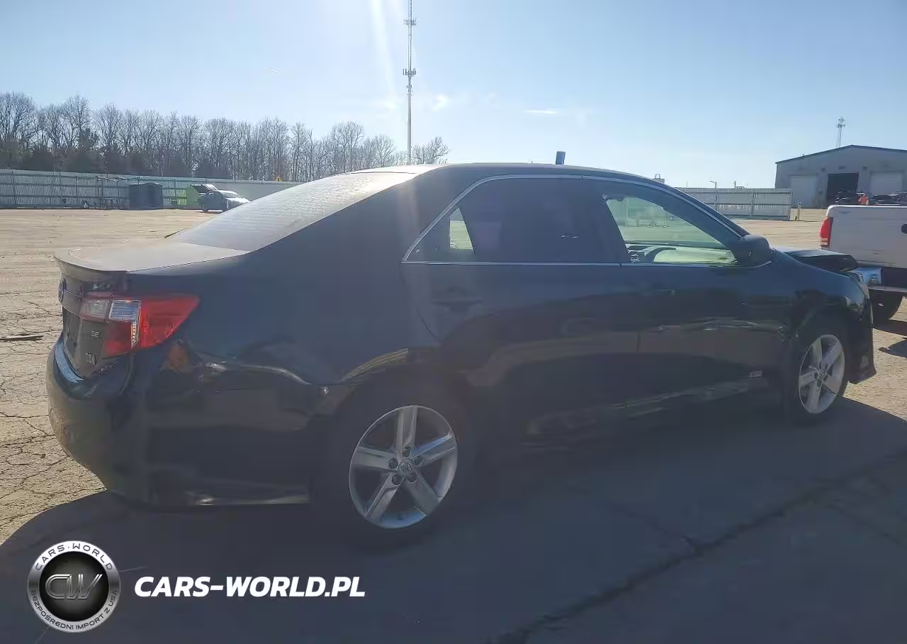 2014 Toyota Camry Hybrid VIN:4T1BD1FK9EU129765 - 3