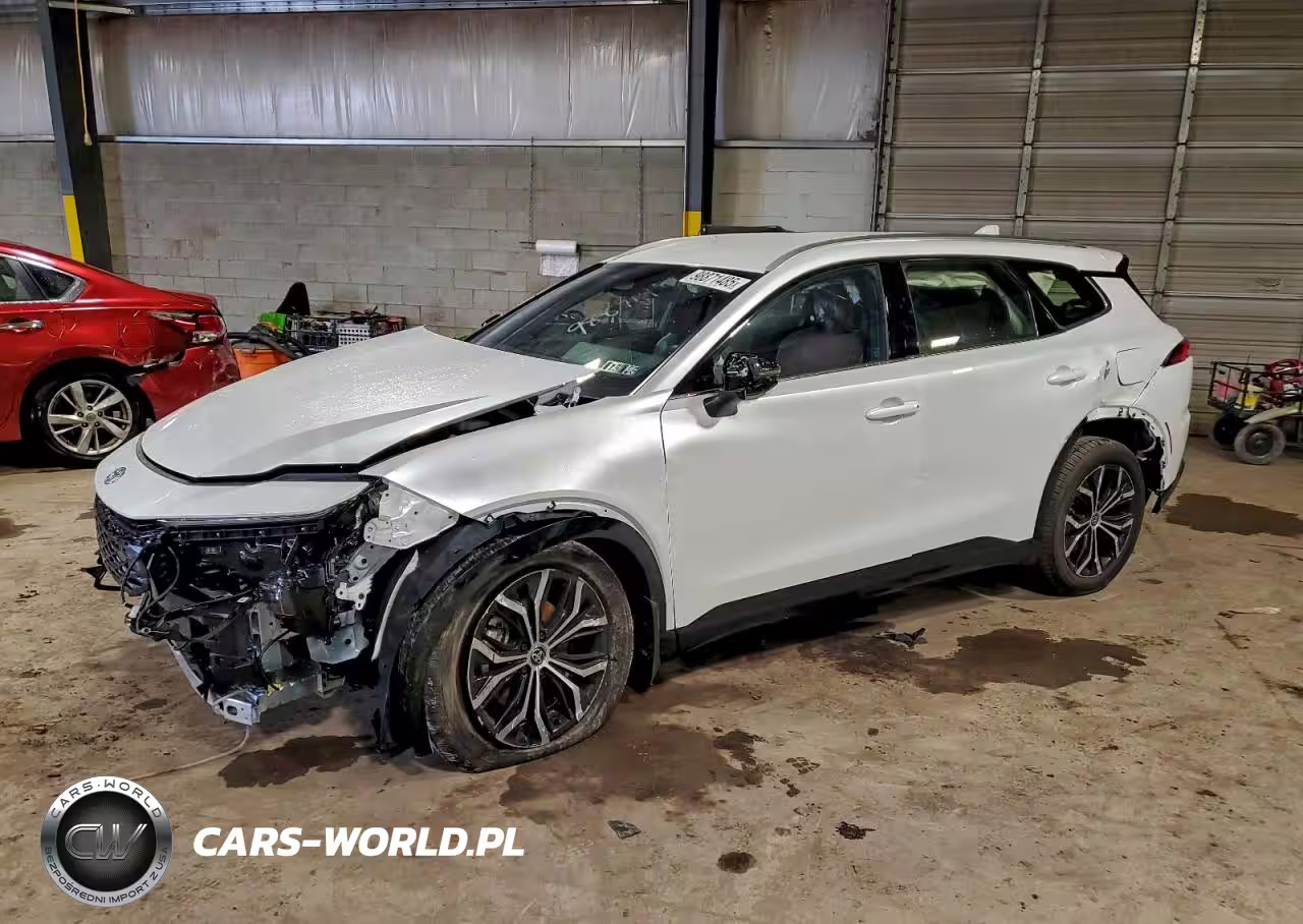 2025 Toyota Crown Signia Xle