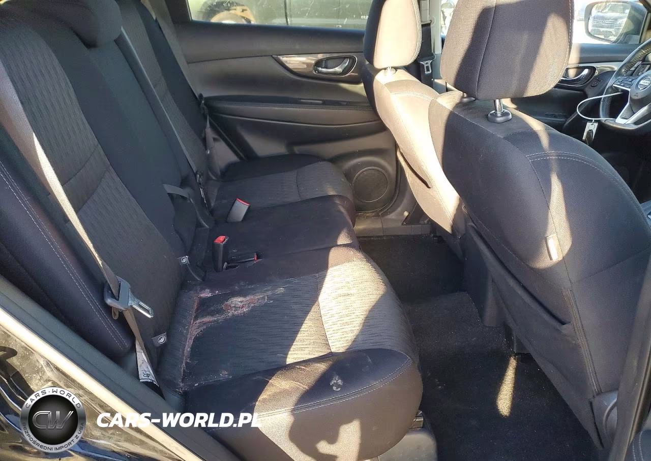 2018 Nissan Rogue S VIN:5N1AT2MVXJC740504 - 10