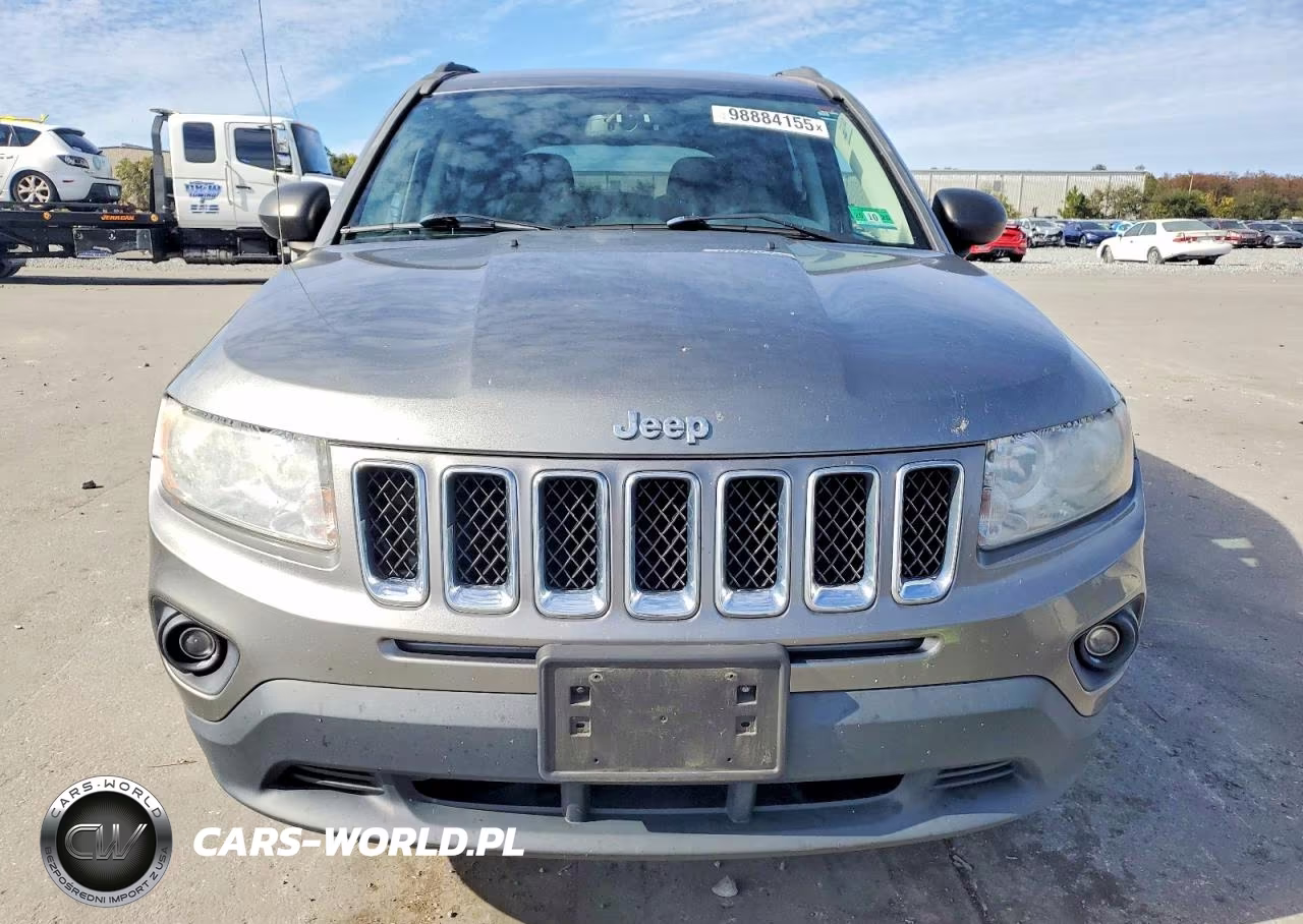 2012 Jeep Compass Latitude VIN:1C4NJDEB3CD604093 - 5