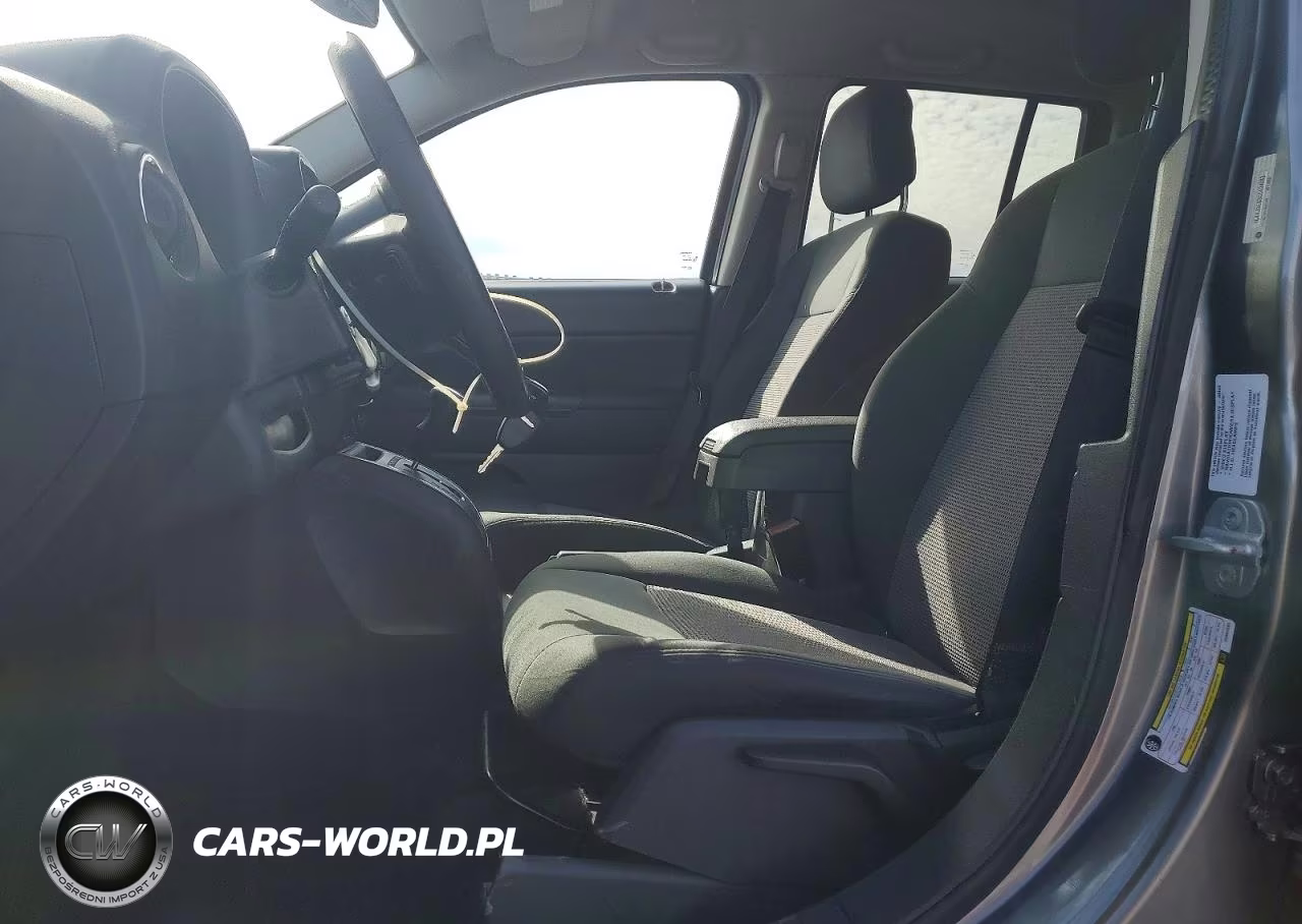 2012 Jeep Compass Latitude VIN:1C4NJDEB3CD604093 - 7
