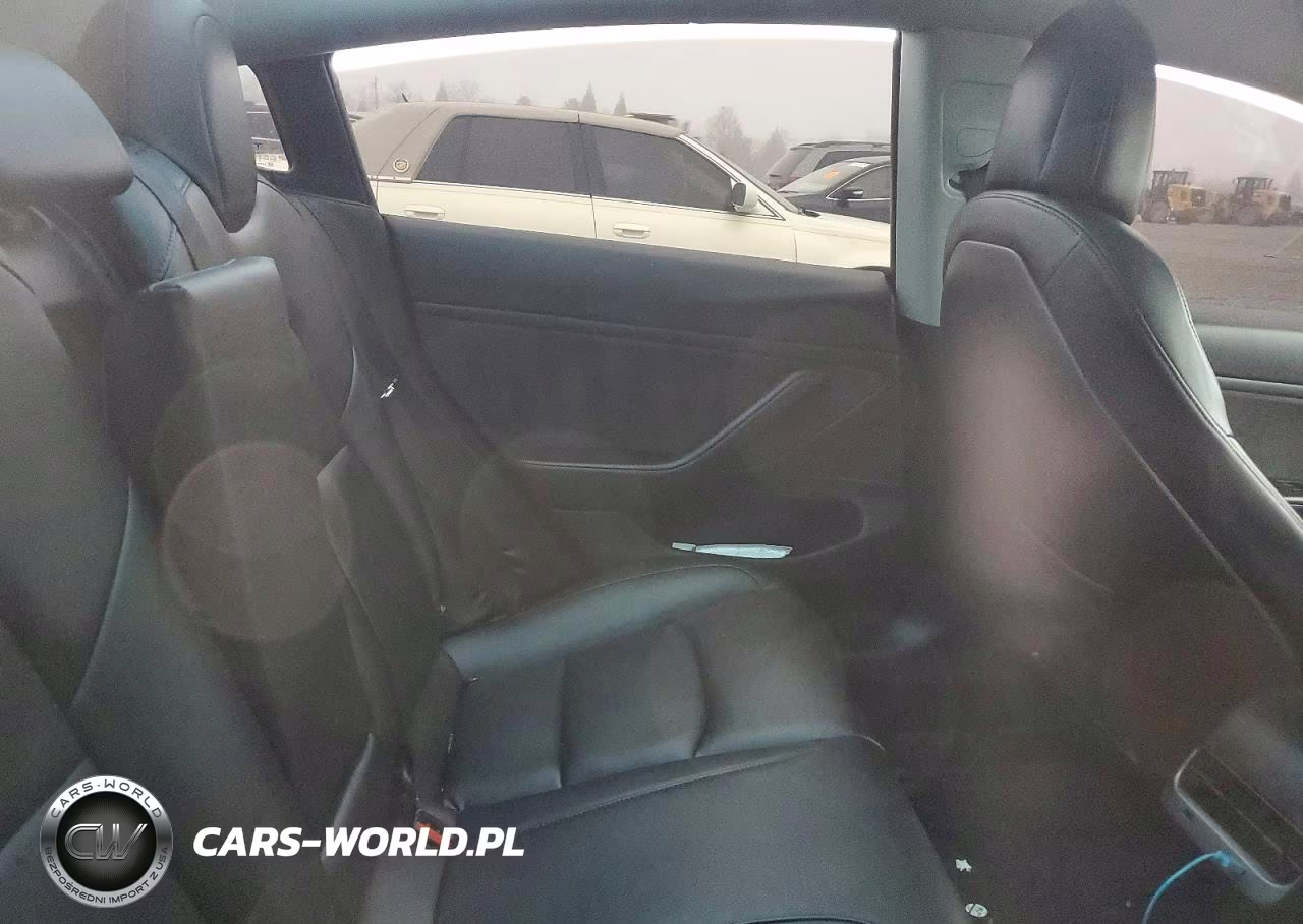 2018 Tesla Model 3 VIN:5YJ3E1EB9JF103452 - 10