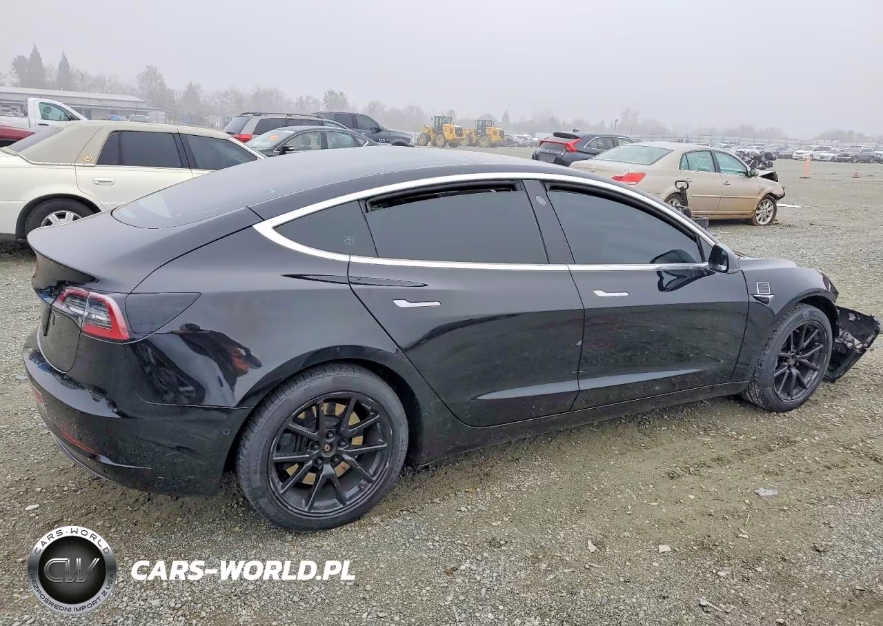 2018 Tesla Model 3 VIN:5YJ3E1EB9JF103452 - 3
