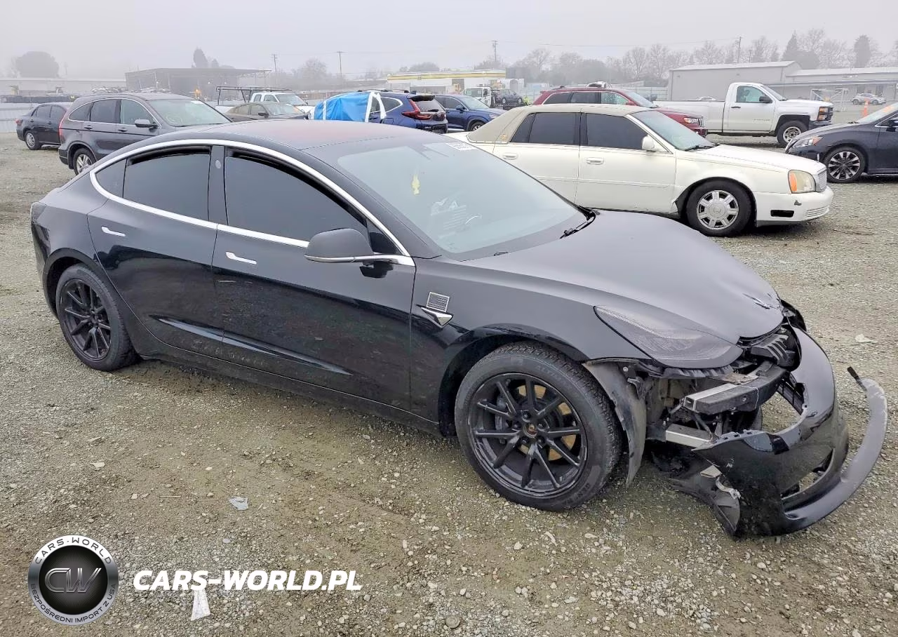 2018 Tesla Model 3 VIN:5YJ3E1EB9JF103452 - 4