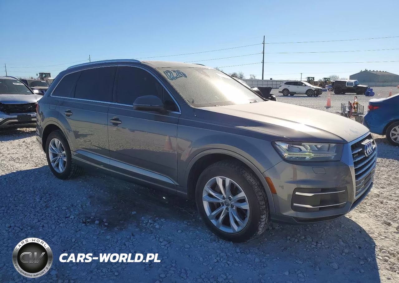 2017 Audi Q7 Premium Plus VIN:WA1LHAF77HD039506 - 4