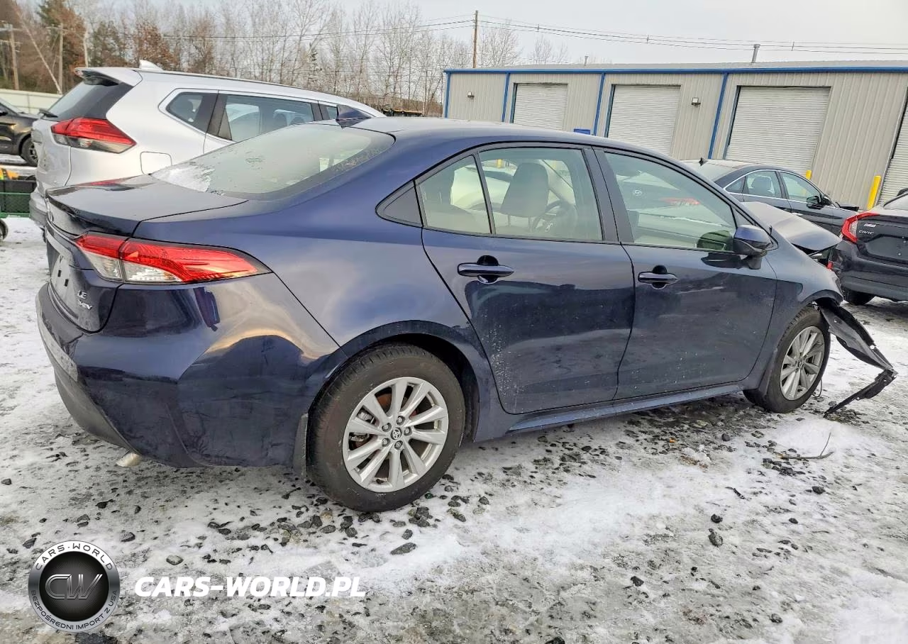2025 Toyota Corolla Le VIN:JTDBCMFE5S3107167 - 3