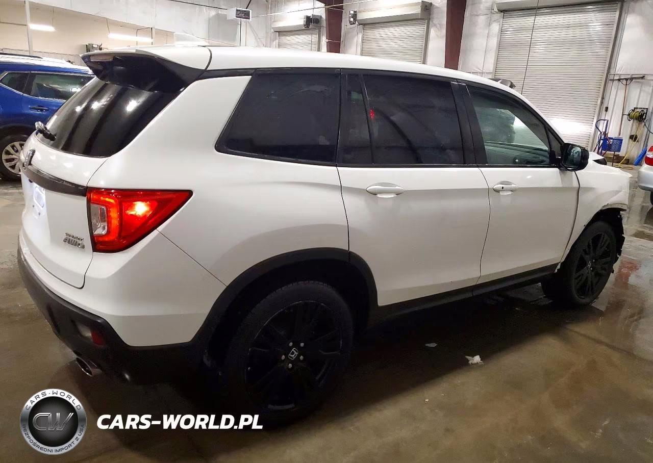 2019 Honda Passport Sport VIN:5FNYF8H2XKB023487 - 3