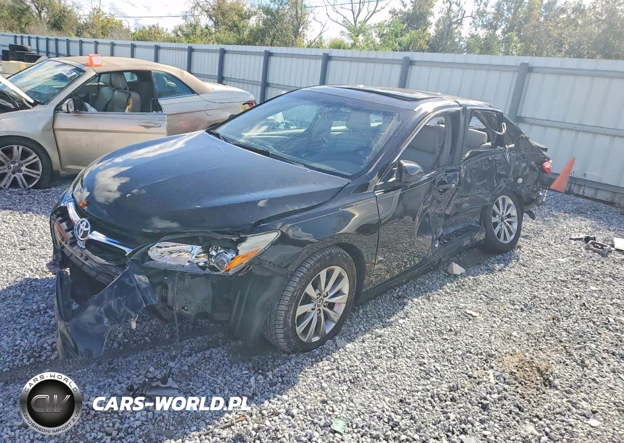 2015 Toyota Camry Le – zdjęcie 1 z 13