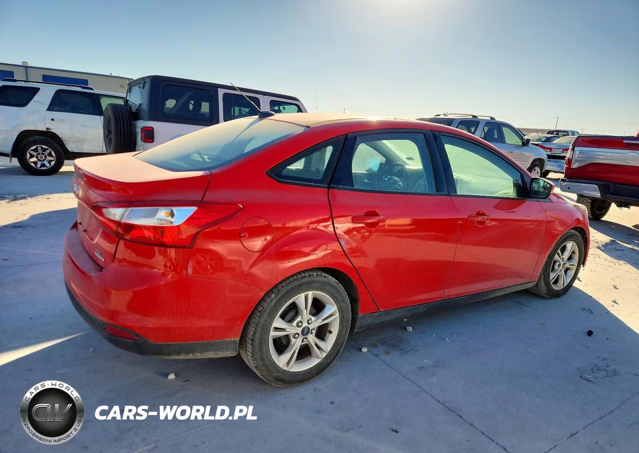 2014 Ford Focus VIN:1FADP3F21EL173691 - 3