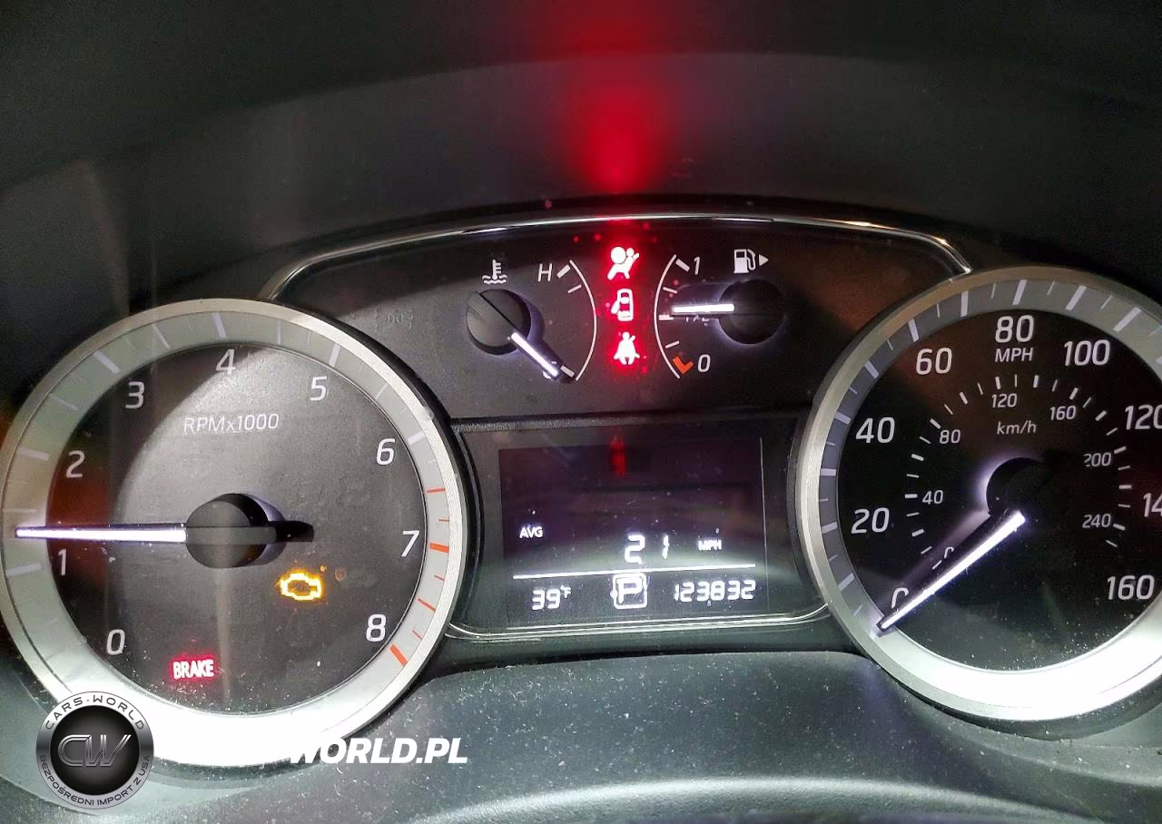 2015 Niss Sentra S VIN:3N1AB7AP9FY349064 - 9